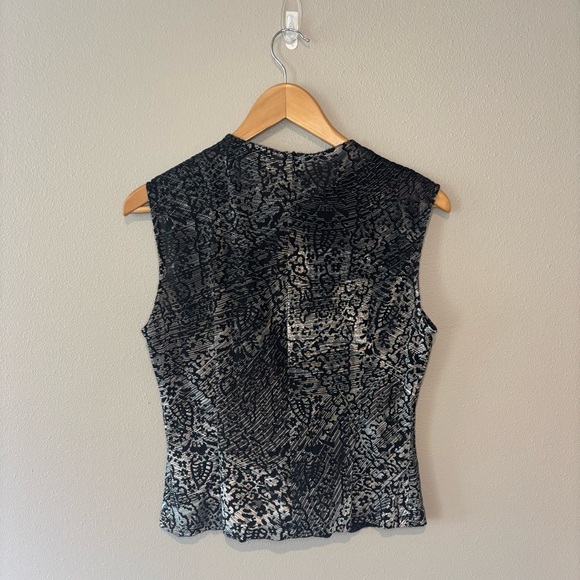 HARVE BENARD Sleeveless Black/Shiny/Sheer Velvet Blouse Like New‎ Sz 8 - Picture 2 of 12